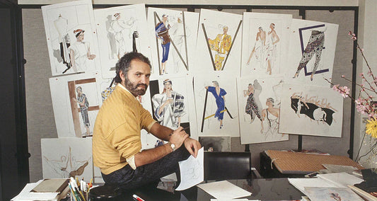 Gianni Versace: Dal Lusso Esclusivo al Fenomeno di Massa