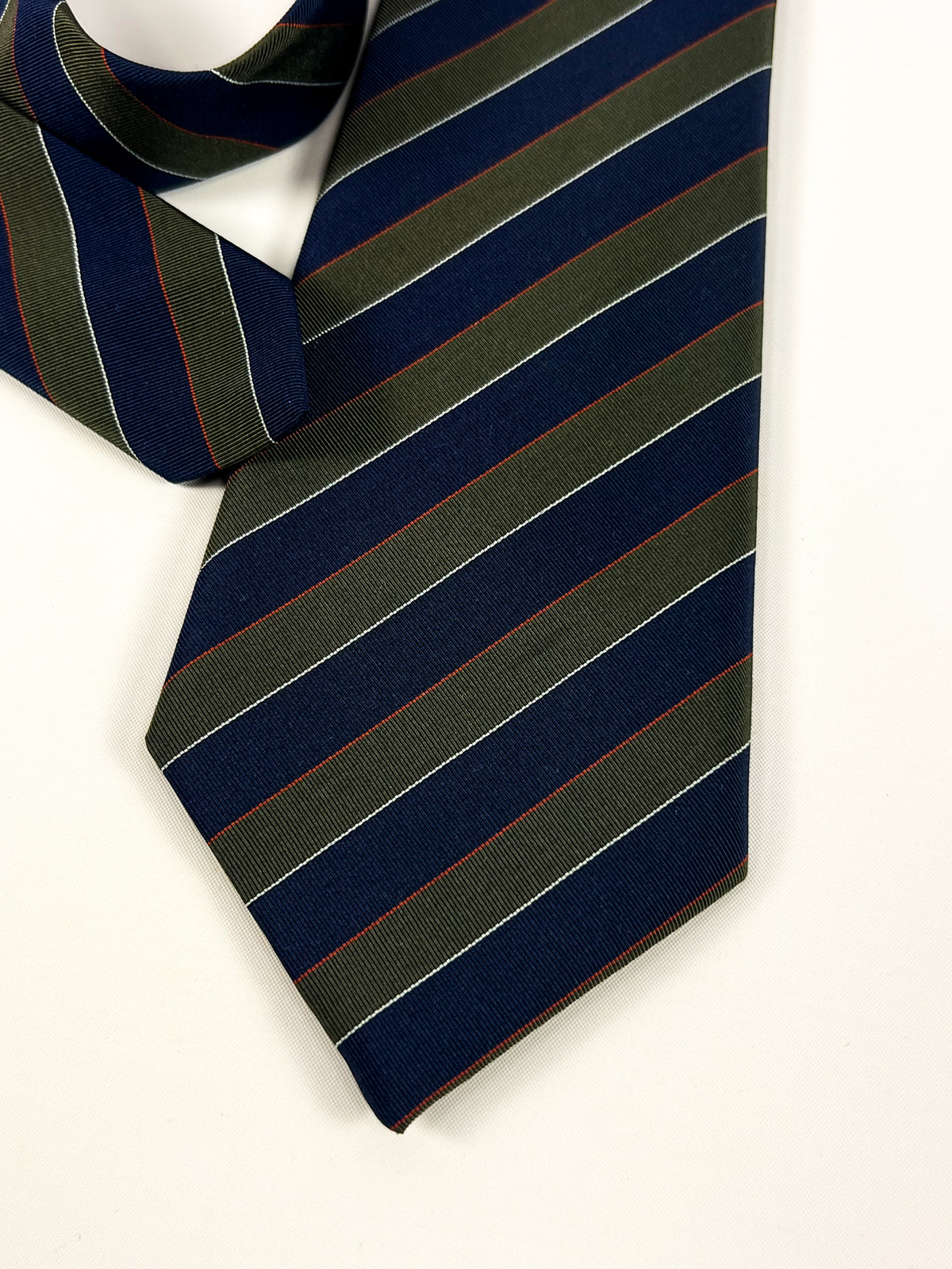 Cravate Atkinsons Irish Poplin régimentaire fabriquée au Royaume-Uni