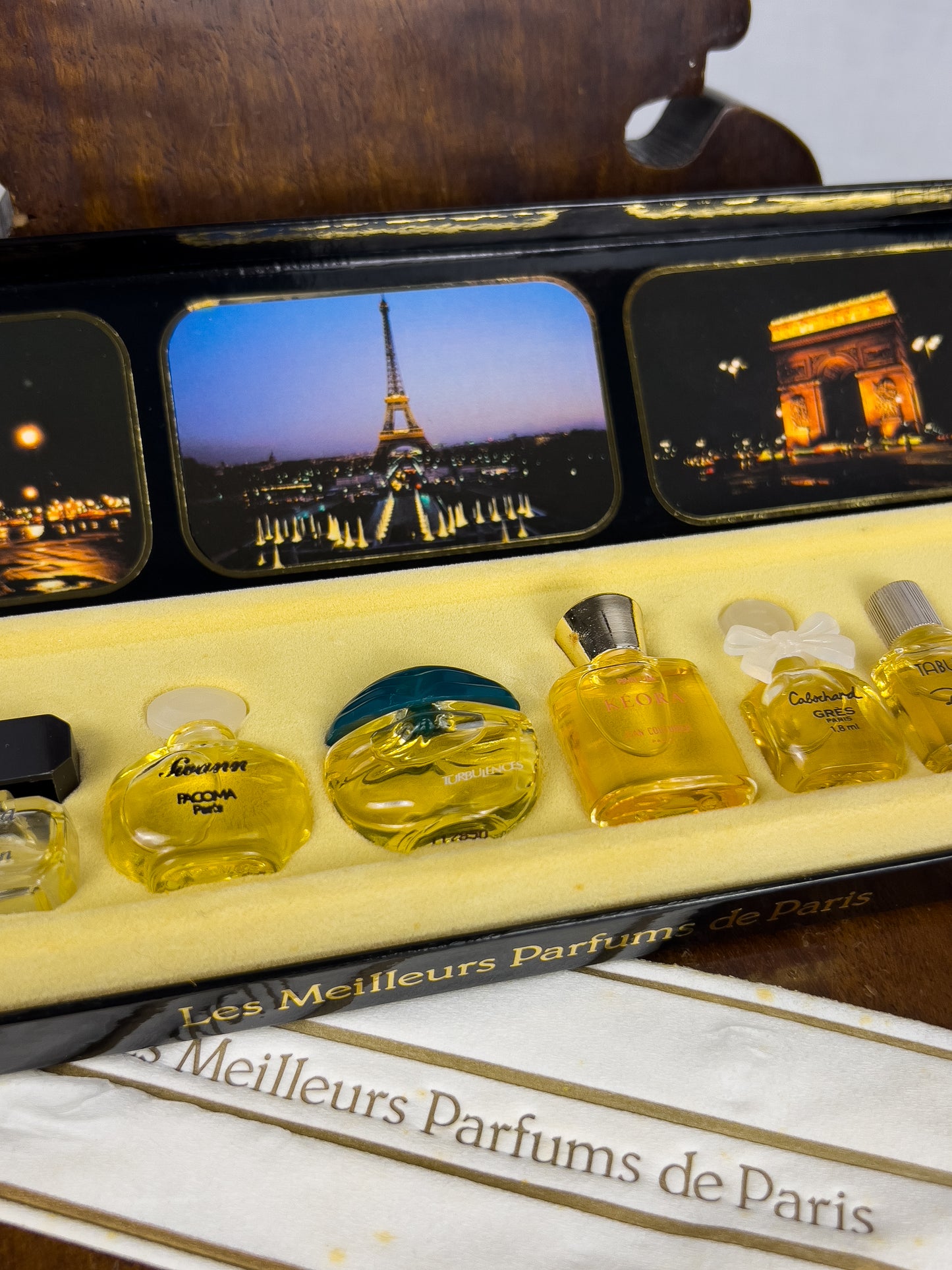 "Les Meilleurs Parfums de Paris" - Vintage Perfumes Box Collection
