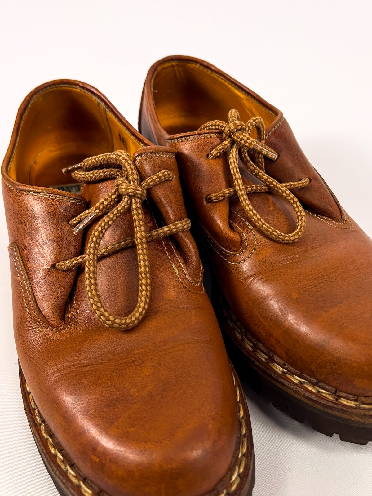 Chaussures en cuir Sisley années 80