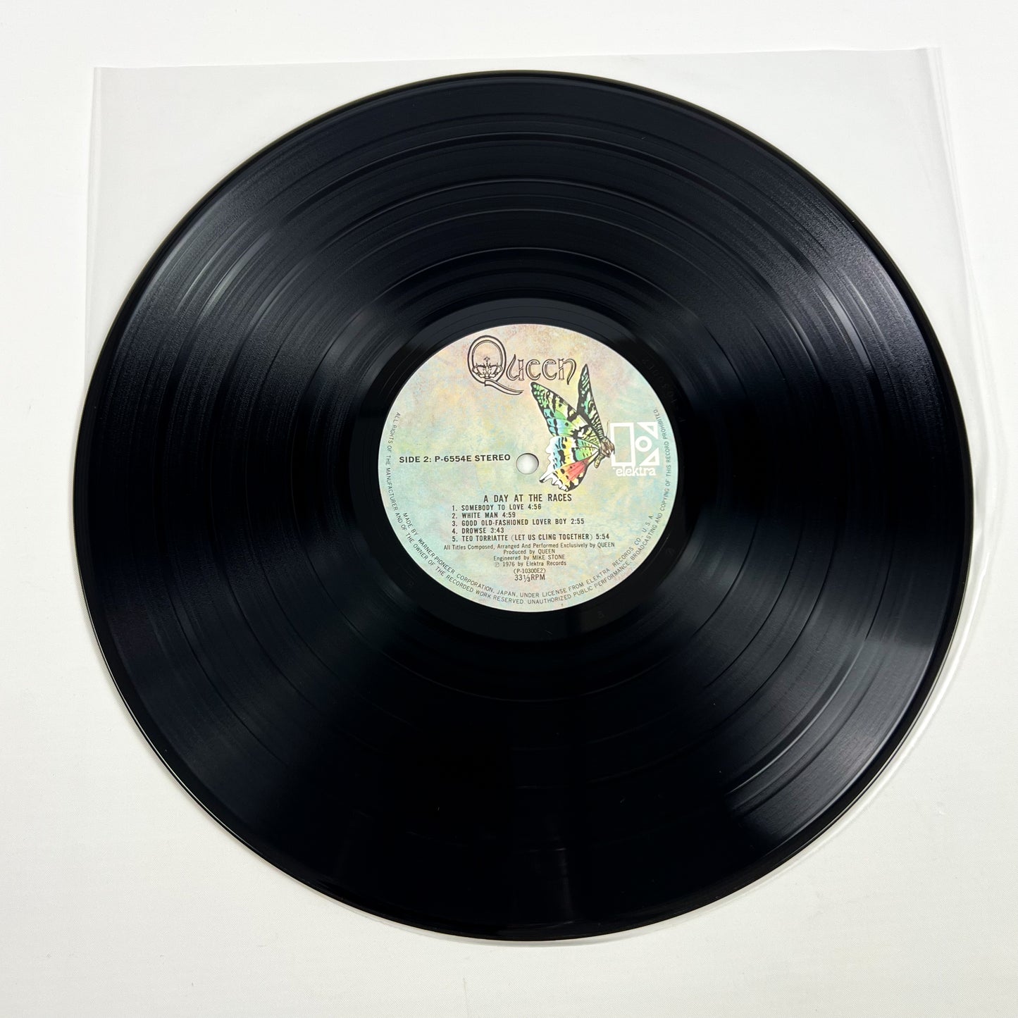 QUEEN – A Day At The Races (Estampe japonaise) – Elektra P-6554E 1981