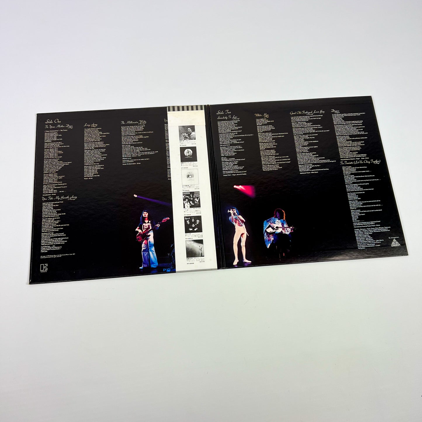 QUEEN – A Day At The Races (Estampe japonaise) – Elektra P-6554E 1981