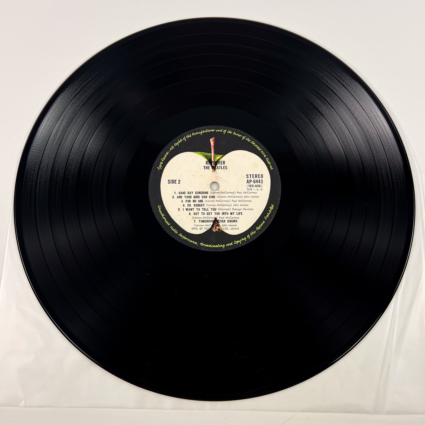 THE BEATLES – Revolver Japanese Press – Apple / Toshiba EMI AP-8443 1974