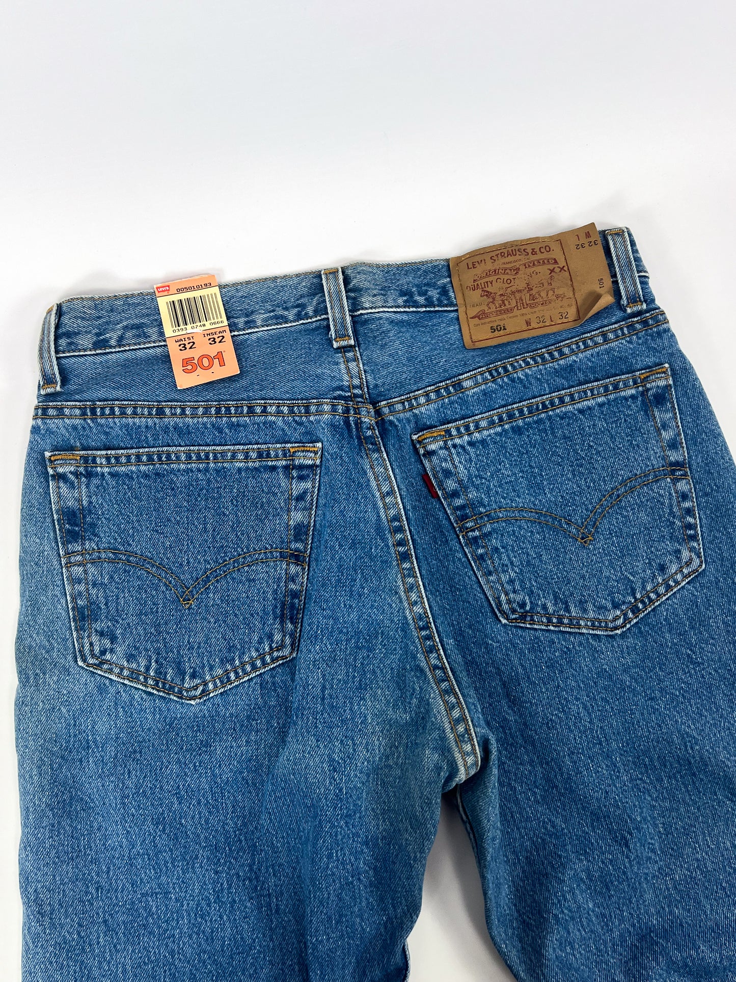 Levi's 501 W32 Fabriqué aux USA 1995 NOS