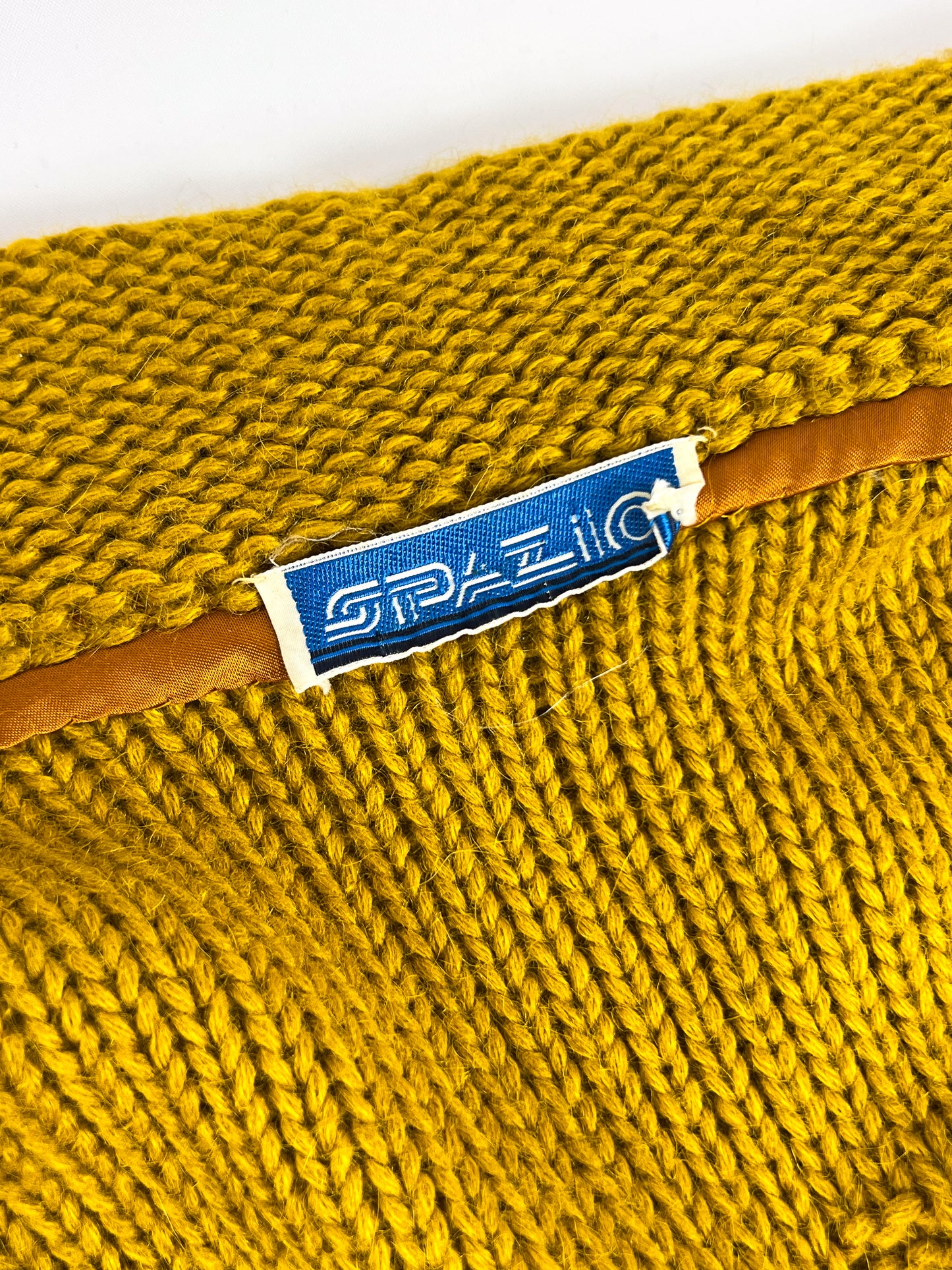 Cappotto in maglia anni ’70 Spazio